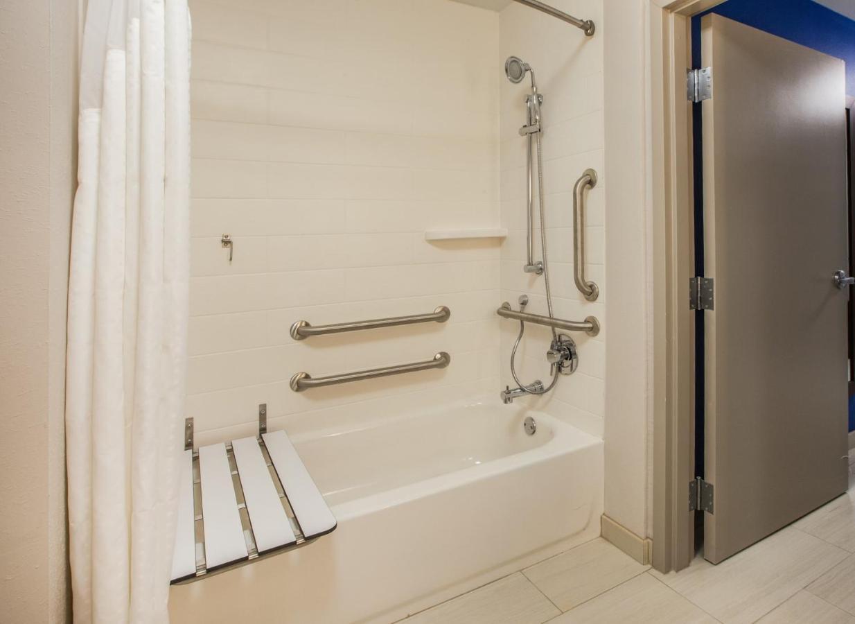 Holiday Inn Express & Suites Reedsburg - Dells Area By Ihg Luaran gambar