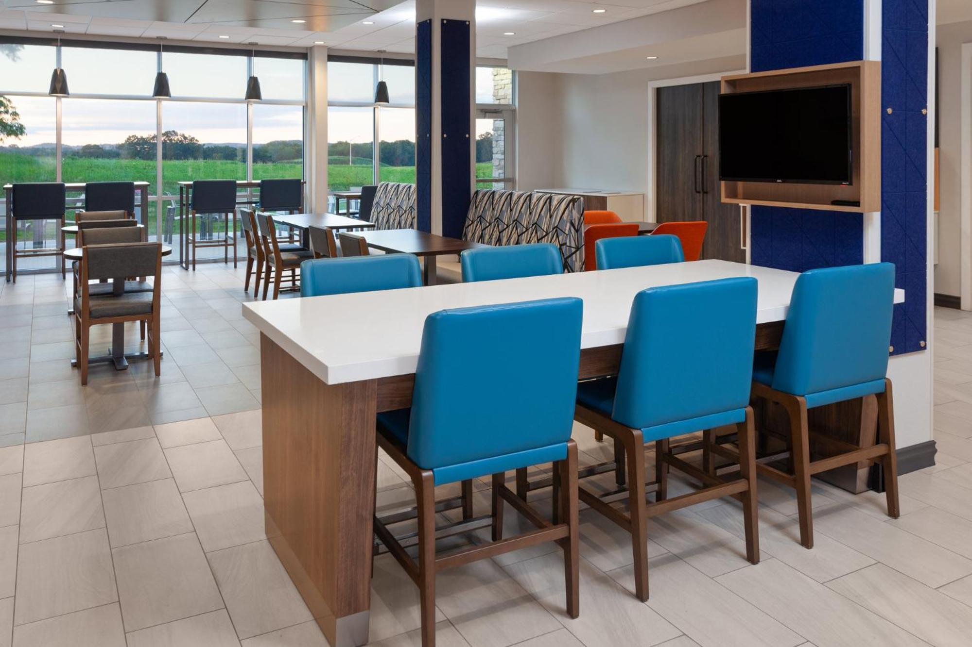 Holiday Inn Express & Suites Reedsburg - Dells Area By Ihg Luaran gambar