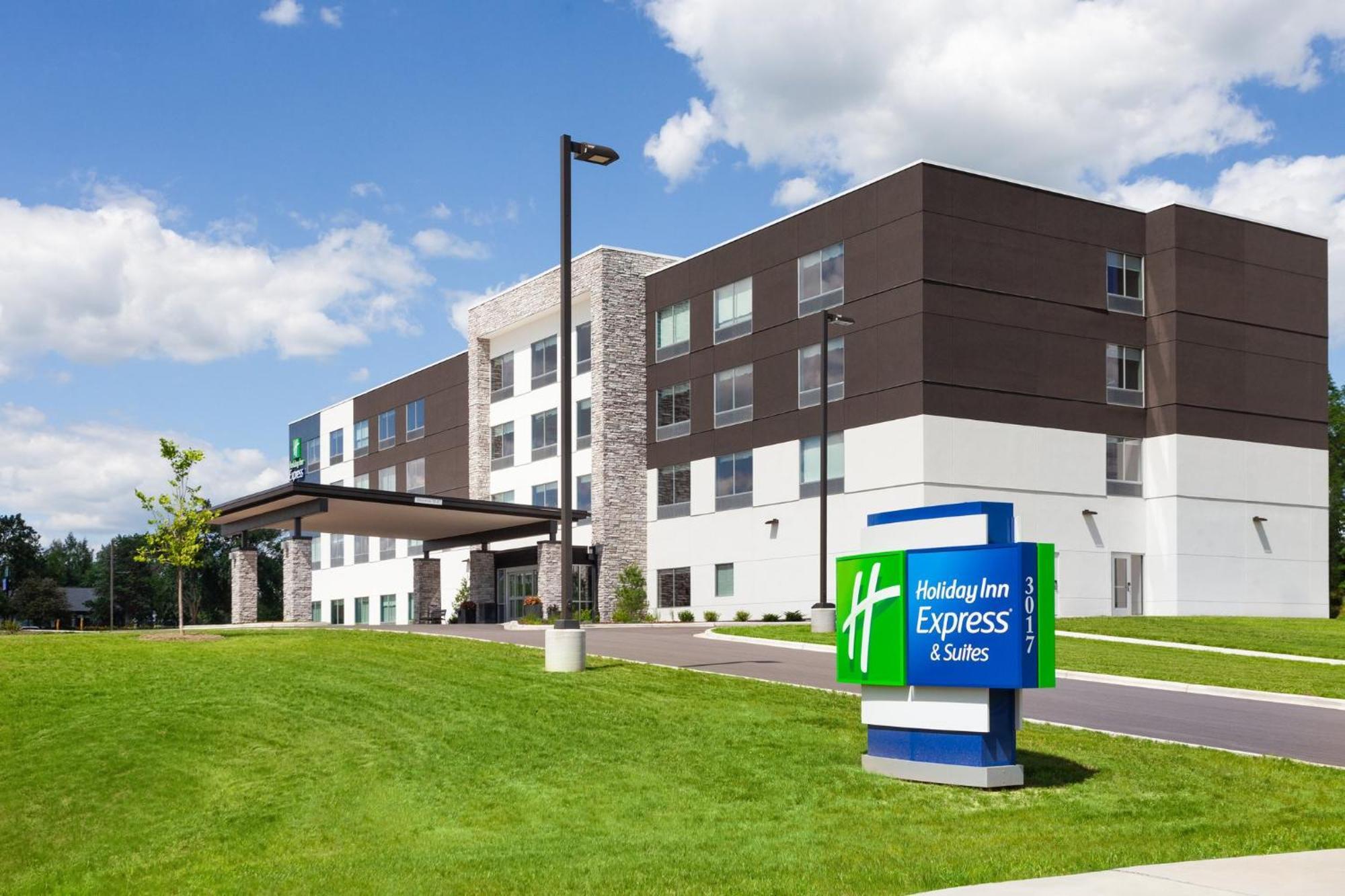 Holiday Inn Express & Suites Reedsburg - Dells Area By Ihg Luaran gambar
